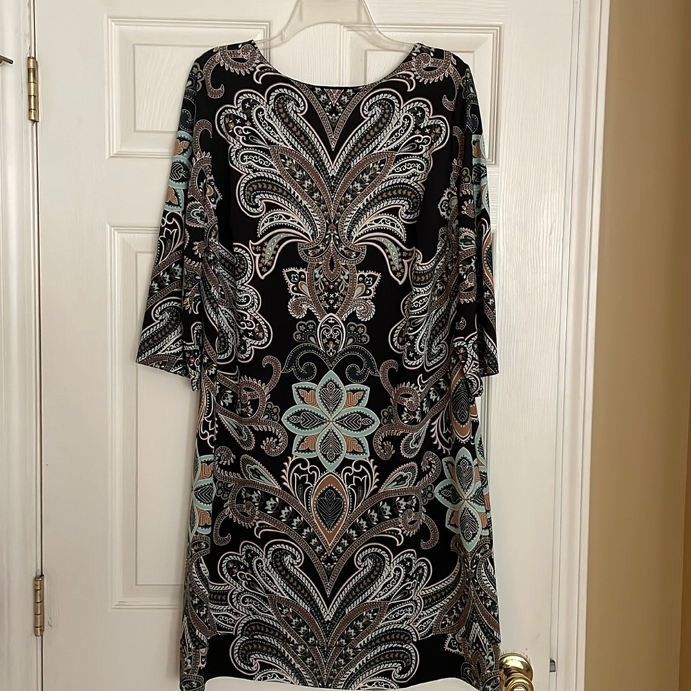 Casual INC (women’s) with 3/4 sleeves only wore 1 time